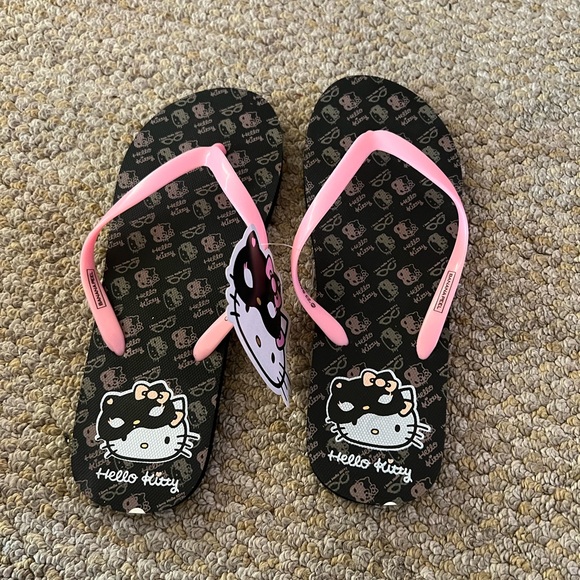 Hello kitty flip flop size 8 - Picture 2 of 4